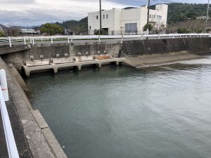 放水口