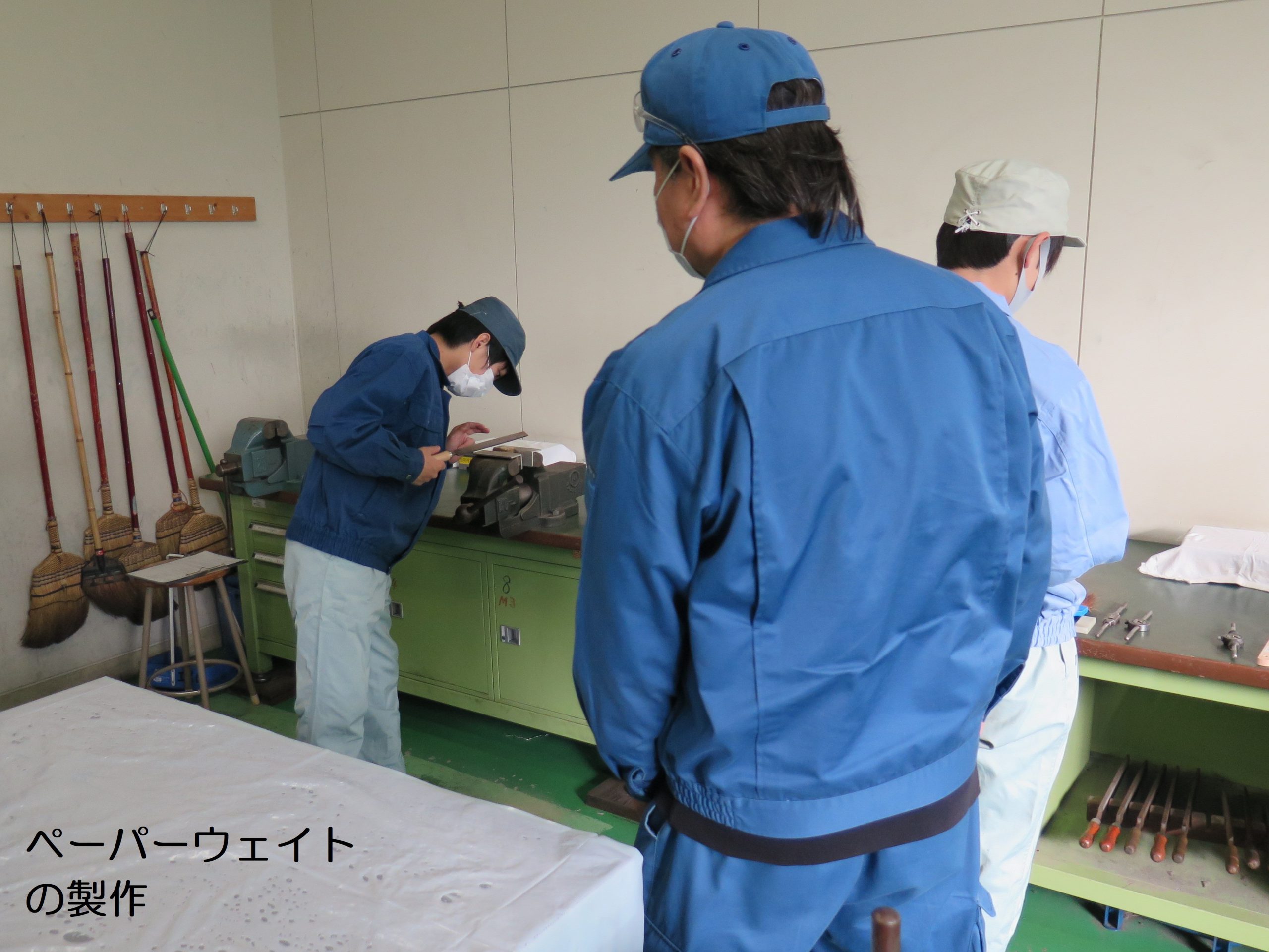 ③ペーパーウェイトの製作